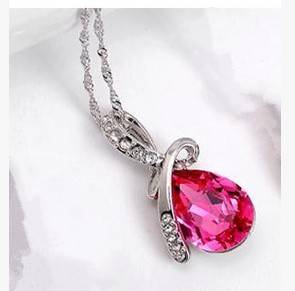 AUSTRALIAN ACRYLIC  CRYSTAL TEARDROP NECKLACE WITH CHAIN