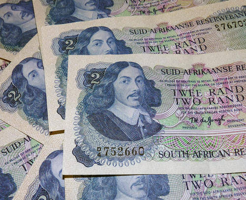 Lot of 70 Old Two Rand Notes - take 1, 2, 3 or all of them