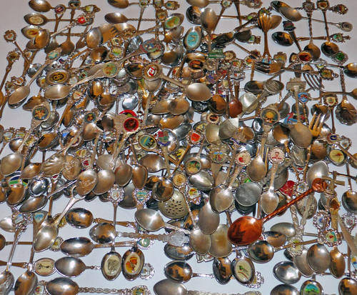 Lot of 200 Souvenir spoons, take 1,2,3 or all of them !!!!!