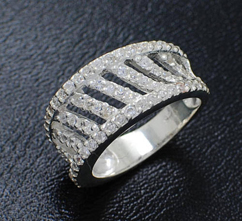Breathtaking SOLID Sterling Silver Filigree Ring - Size 7