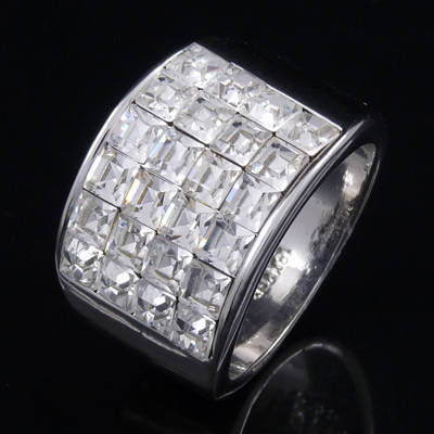Stunning 18GP ring diamond cz stones - Size 7
