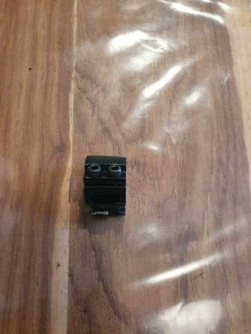 Bayonet with barrel lug adapter to fit R4 / Galil rifle.