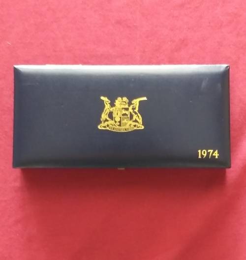 Beautiful 1974 short proof set.