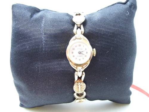 Vintage Lanco Deluxe 15Jewels Rolled Gold Swiss Made hand winding ladies time piece.
