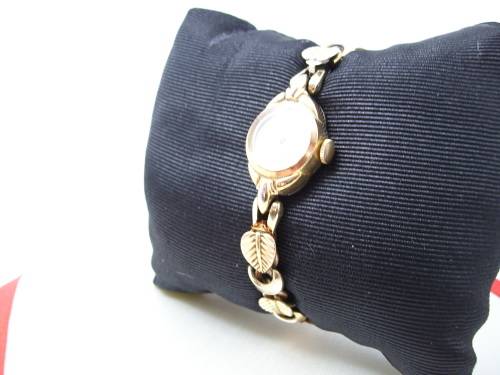 Vintage Lanco Deluxe 15Jewels Rolled Gold Swiss Made hand winding ladies time piece.