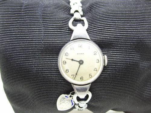 Beautiful Vintage Cyma Swiss Made hand winding ladies time piece.