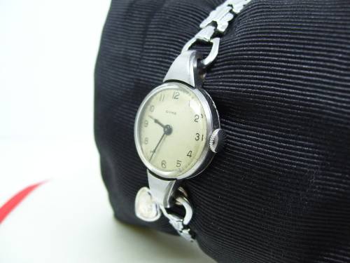 Beautiful Vintage Cyma Swiss Made hand winding ladies time piece.