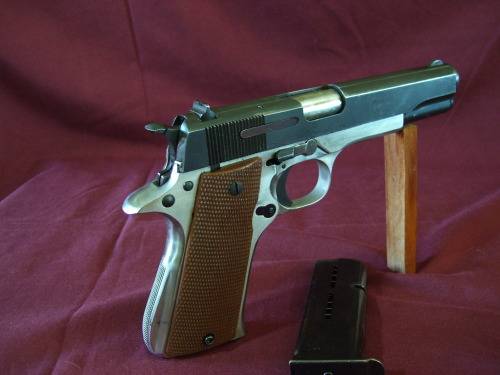 DEACTIVATED!!! Beautiful Star 9mm 'Modelo Super' Pistol. Great Collectors Item. Crazy R1 start!!