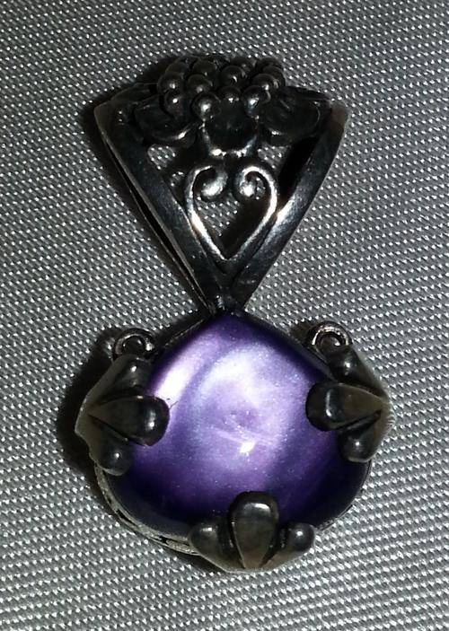 BEAUTIFUL DESIGNED STERLING SILVER AMETHYST PENDANT!
