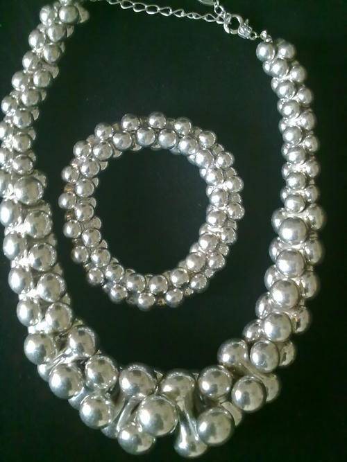 SILVER COATED HOLLOW BALLS NECKLACE AND BRACELET!! SPECIAL DISCOUNT!!