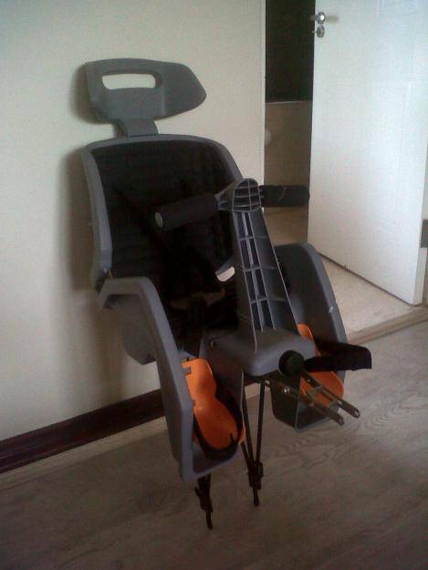***GIANT**KIDS BICYCLE SEAT***LIKE NEW**WITH ALL BRACKETS**