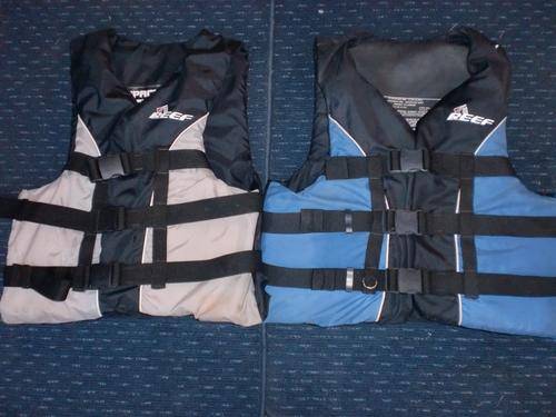 ***REEF LIFE JACKETS SABS, LARGE AND XL***FREIGHT R50