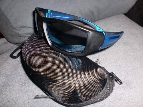 ***BRAND NEW OCEAN EYEWARE POLARIZED SUNGLASSES IN CASE***R25 FREIGHT