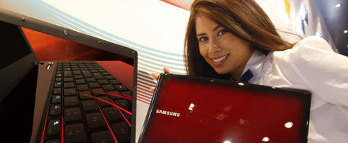 SMASHING DEAL!!!! WHAT A BEAUTY!! SAMSUNG R519 WINDOWS 7 WEBCAM! GET BIDDING NOW!