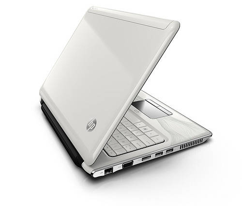 XXXTREME GAMING! HP PAVILION DV7t MASSIVE CORE i7 TITAN! 1 GB GRAPHICS, 640GB HDD AS NEW!