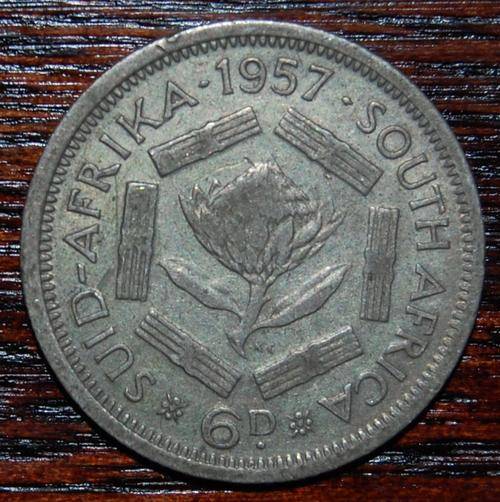 !!! 1957 Six Pence !!!