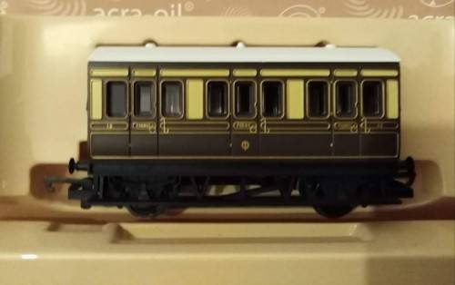REDUCED - HORNBY - Locomotive, Carts and Tunnel Portals as a Lot