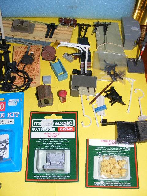 Job Lot HO Layout Accessories.