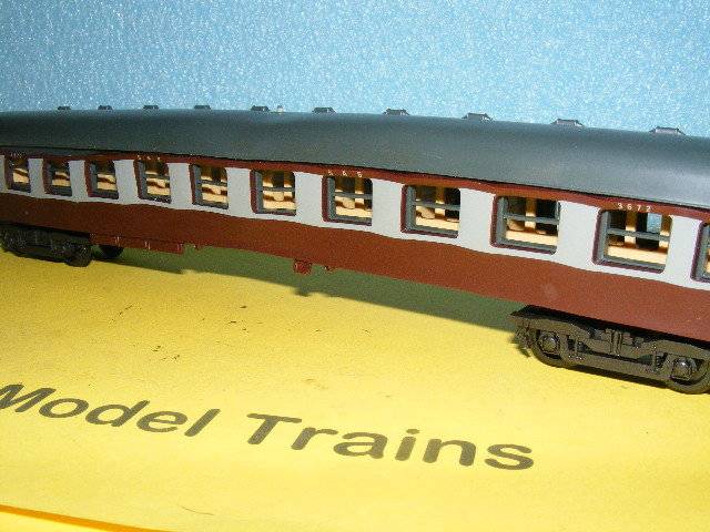 Lima HO SAR/ SAS Old Style Passenger Coaches X 3