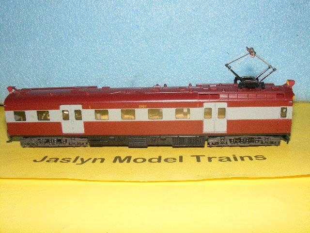 Lima HO SAR/ SAS Suburban Electric Loco - Powered.