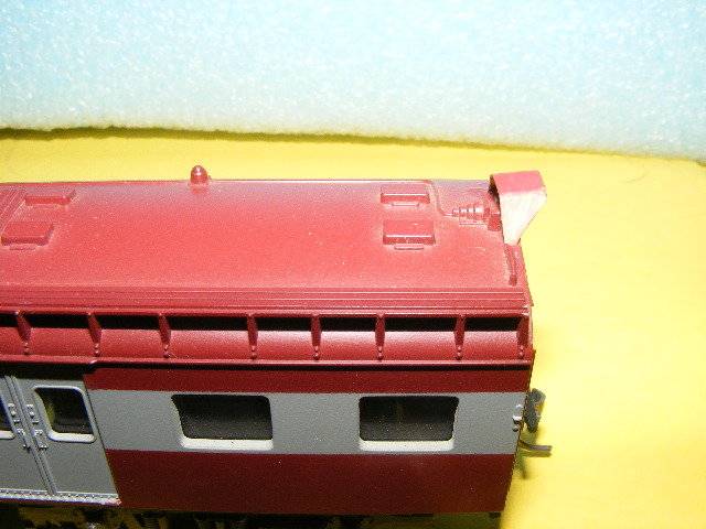 Lima HO SAR/ SAS Suburban Electric Loco - Powered.