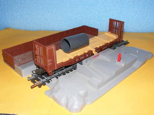 Lima HO Auto Pipe un-loader.