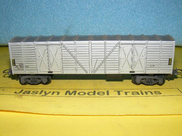 Lima HO SAR/ SAS Silver Box Wagon,