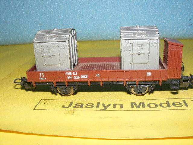 Lima HO Flatbed with Load,