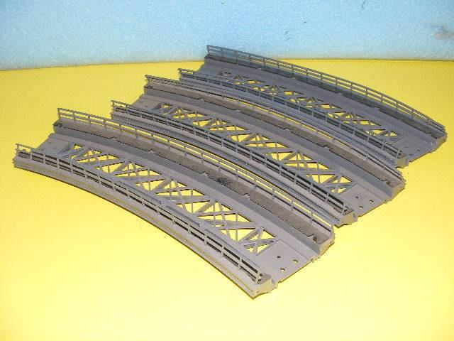 Marklin HO Curved Bridge pieces x 3,