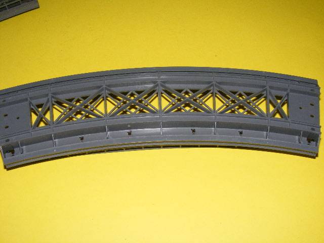 Marklin HO Curved Bridge pieces x 3,