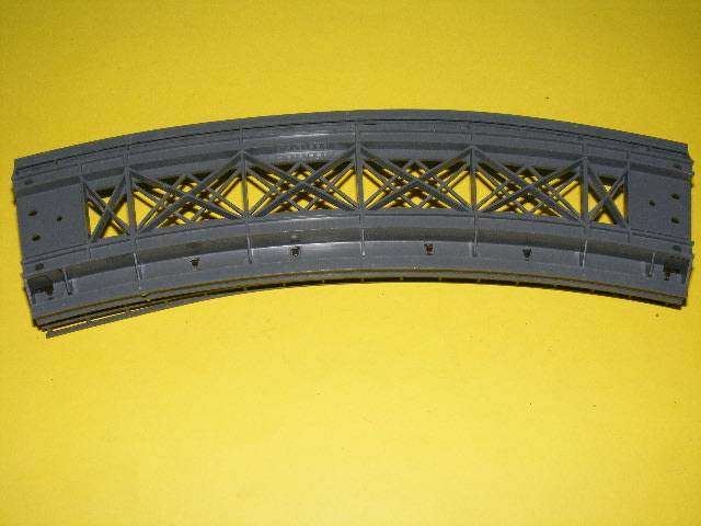 Marklin HO Curved Bridge pieces x 2,
