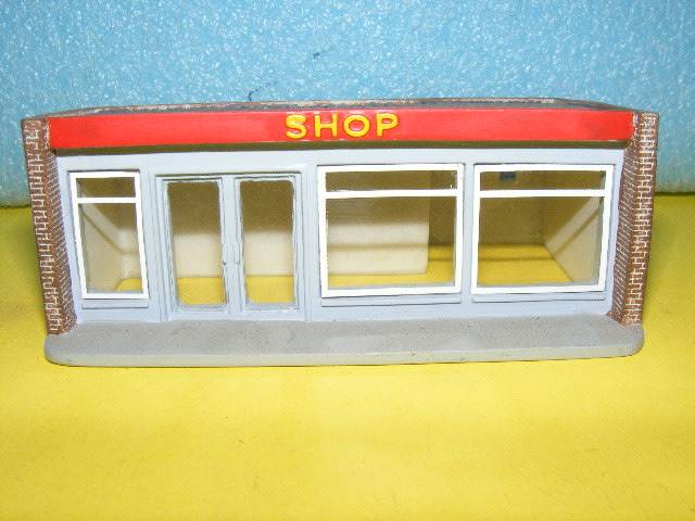 Hornby Skaledale OO Service Station and Building