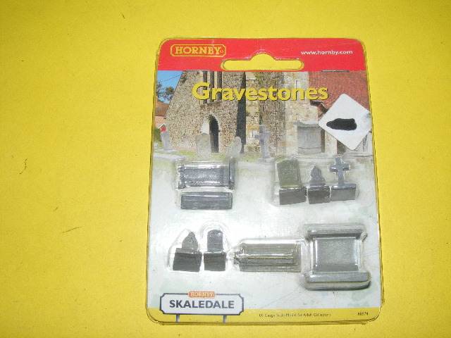Hornby OO Skaledale Gravestones