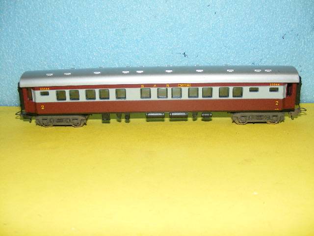 Lima HO SAR/ SAS Trans Karoo 2nd Class Passenger Coach (Boxed)