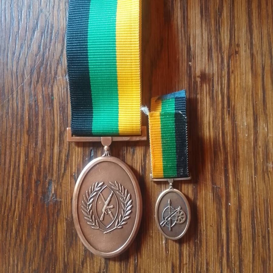 MK Medal set Full and Miniature