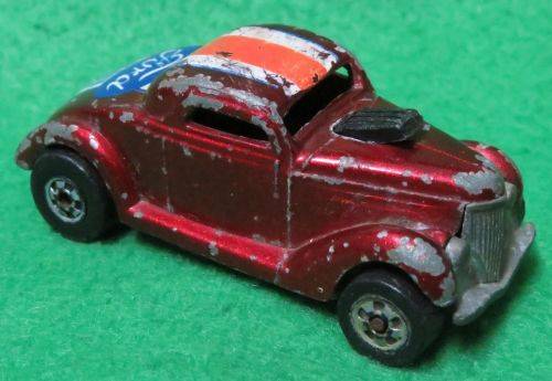 **HOTWHEELS**NEET STREETER**METAL BASE**