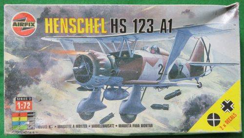 **AIRFIX**MODEL KIT**HENSCHEL HS 123 A1**1/72**VINTAGE**MODEL LENGTH +-11.5CM**