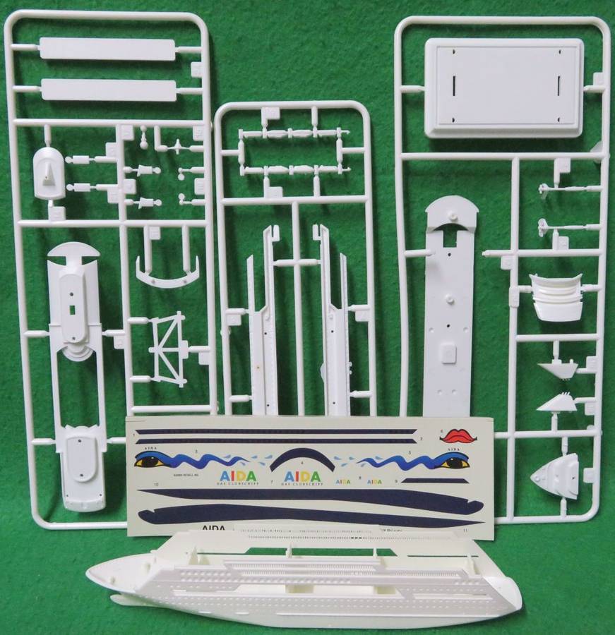 **REVELL**MODEL KIT**MINISHIPS**AIDA CRUISE SHIP**1/1200**VINTAGE**MODEL +-16CM**