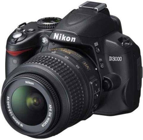 Nikkon D3000 with Nikkor 18-55 VR lens
