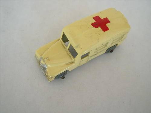 Matchbox 14 a Daimler Ambulance