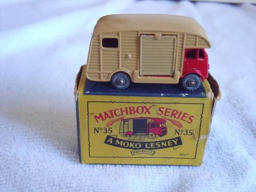Matchbox 35 a E R F Marshall Horse Box