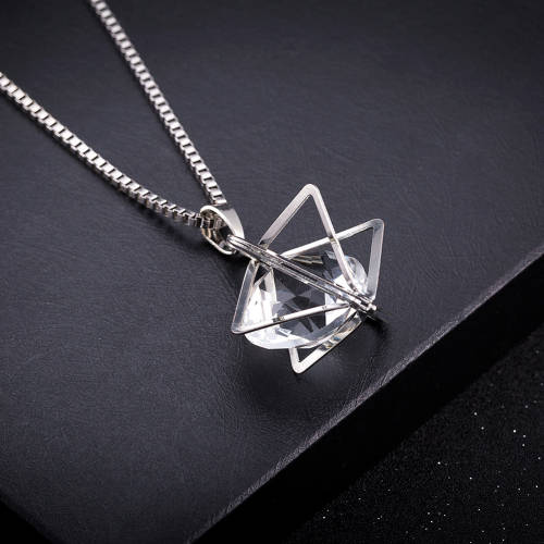 New Ladies Diamond Design crystal pendant, comes with FREE chain