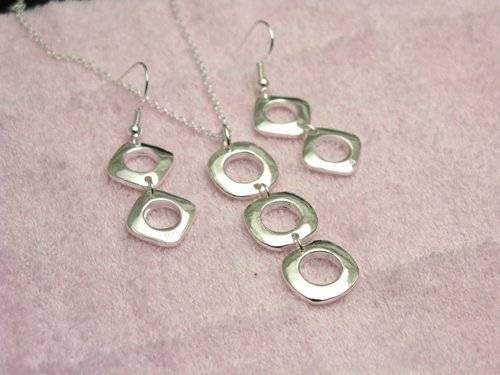 New 925 Sterling silver 3 square necklace set with FREE matching earrings