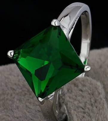 *R350* Local stock, New rhodium Ladies Emerald Green Austrian crystal ring
