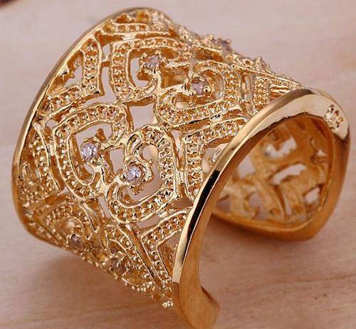 New 925 Sterling Silver filled stamped Chunky 20mm ladies ring with high detail work. Stunning