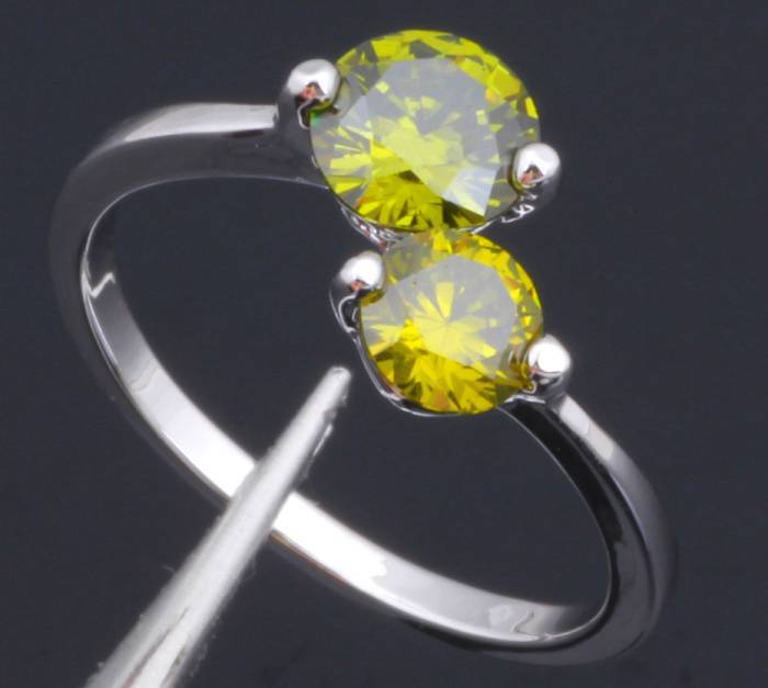 *Local Stock* 925 sterling silver filled Ladies Gorgeous designer Peridot gemstone ring
