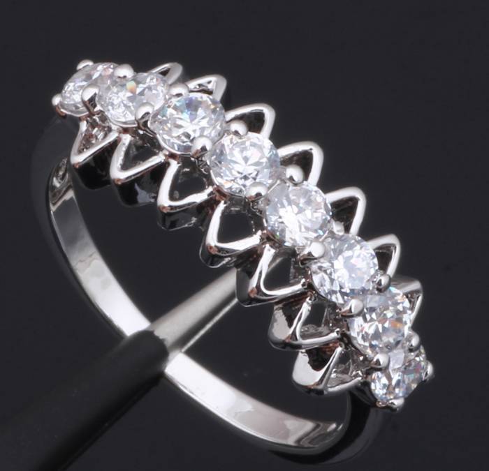 *Local Stock* 925 sterling silver filled Gorgeous Designer ladies Zircon gemstone ring