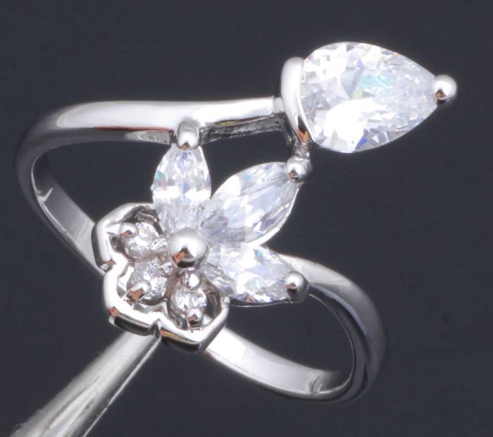 *Local Stock* 925 sterling silver filled Ladies Gorgeous designer Zircon gemstone ring