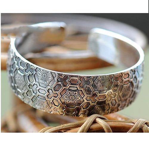 New Ladies chunky Tibetan silver adjustable cuff bangle with intricate detail work. Gorgeous