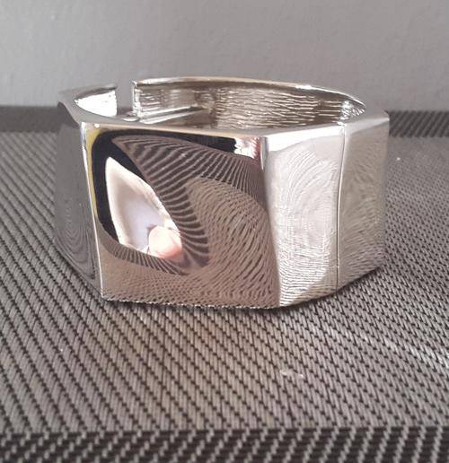 New 18K RGP white gold ladies chunky Bangle, 32mm wide, clip open for easy fit
